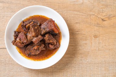 herb - Phuket Tayland geleneksel gıda tarzı ile domuz eti güveç