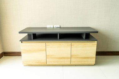 Oda iç boş ahşap dolap