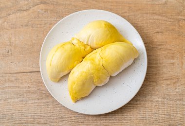 Taze Durian meyve plaka üzerinde