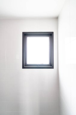 boş cam pencere ve kapı ev güneş ışığı ile