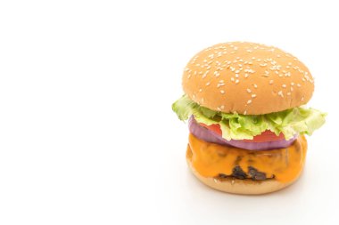 Beyaz arka plan üzerinde izole peynirli taze lezzetli biftek burger