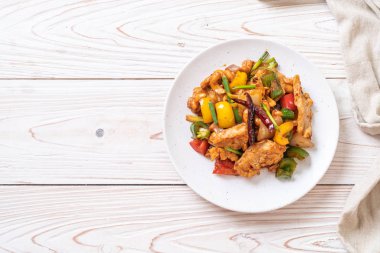 Kaju fıstığı - Asya gıda ile tavada kızartılmış tavuk