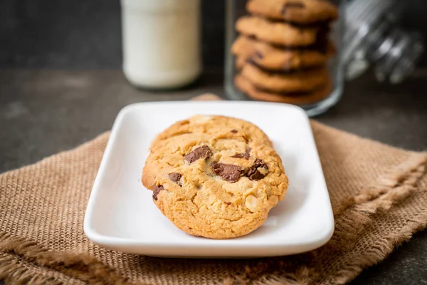 Cookies Med Choklad Chips Trä Bakgrund — Stockfoto