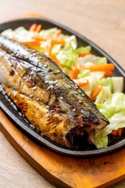 Teriyaki sosu - Japon yemekleri tarzı ile ızgara Saba Balık biftek