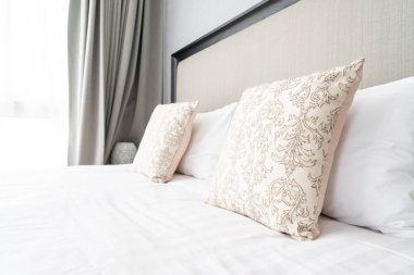 güzel yastık yatak yatak odası iç dekorasyon