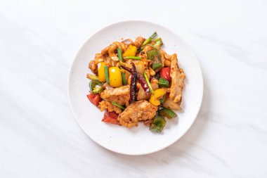 Kaju fıstığı - Asya gıda ile tavada kızartılmış tavuk