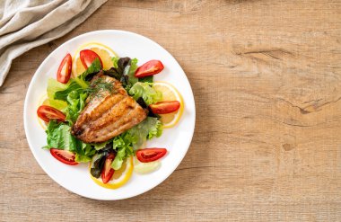 Izgara balık bifteği.