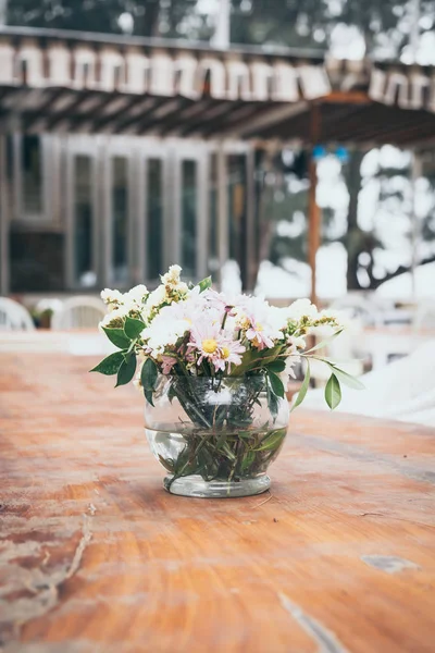 Flowers Vase Decoration Dinning Table — Stock Photo, Image