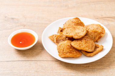 Vietnamca domuz sosisi soslu kızarmış