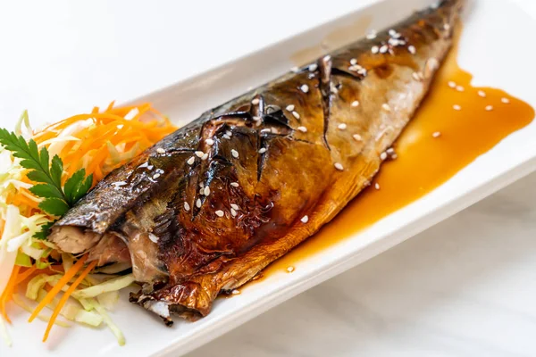 Bife Peixe Saba Grelhado Com Molho Teriyaki Estilo Comida Japonesa — Fotografia de Stock