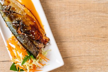 Teriyaki sosu - Japon yemekleri tarzı ile ızgara Saba Balık biftek