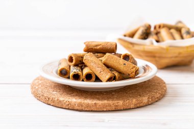 Taylandlı çıtır Hindistan cevizi roll - Tay tatlı snack