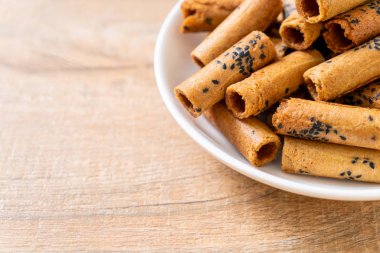 Taylandlı çıtır Hindistan cevizi roll - Tay tatlı snack