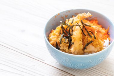 karides tempura pirinç kase karides yumurta ve yosun - Japon gıda tarzı