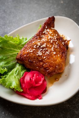 teriyaki sosu ve susam ızgara tavuk biftek