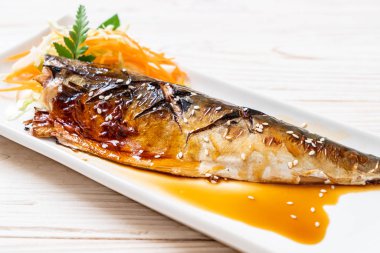 Teriyaki sosu - Japon yemekleri tarzı ile ızgara Saba Balık biftek