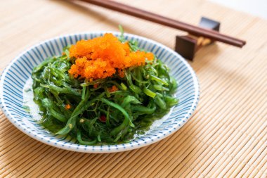 yosun salata karides yumurta - Japon gıda tarzı