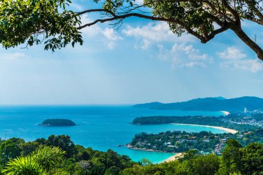 Tropikal plaj manzarası, Karon view Phuket, Tayland - tatil tatil kavramı üzerine gelin