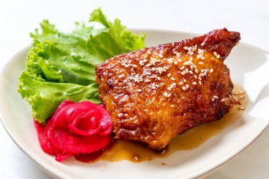 teriyaki sosu ve susam ızgara tavuk biftek