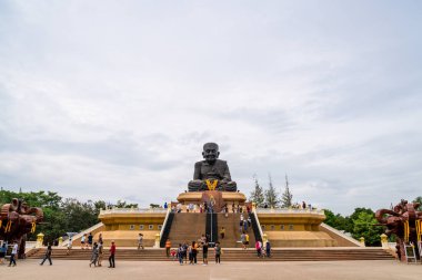 Hua Hin, Tayland - 10 Aralık 2018: Luang Pu kurbağa Buda heykeli Thailland tapınağında Wat Huay Mongkol.