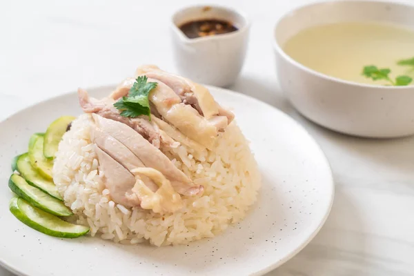 海南チキンライス 蒸し鶏ご飯のアジア料理スタイル — ストック写真