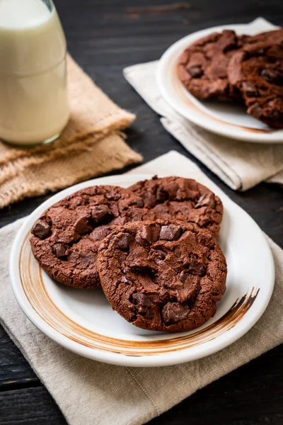 dark chocolate cookies with chocolate chips