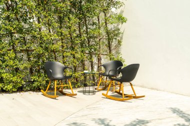 boş veranda güverte ve sandalye