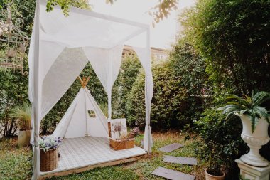 güzel beyaz çadır ve kamp dekorasyon ev bahçe - vintage etkisi filtre