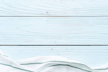 mutfak bezi (peçete) kopya alanı mavi ahşap zemin üzerine