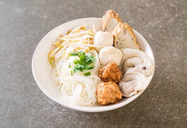 Noodles Bowl Fish Ball Asian Food Style — Stock Photo, Image