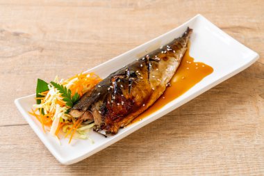 Teriyaki sosu - Japon yemekleri tarzı ile ızgara Saba Balık biftek