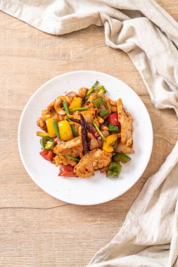 Kaju fıstığı - Asya gıda ile tavada kızartılmış tavuk