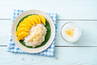 Yapışkan pirinçli mango - Tayland 'ın popüler geleneksel tatlısı