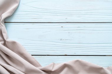 mutfak bezi (peçete) kopya alanı mavi ahşap zemin üzerine