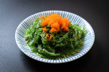 yosun salata karides yumurta - Japon gıda tarzı