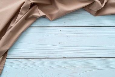 mutfak bezi (peçete) kopya alanı mavi ahşap zemin üzerine