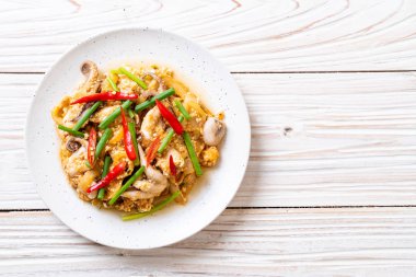 Karıştırılmış kalamar ya da tuzlu yumurtalı ahtapot - Asya deniz ürünleri tarzı