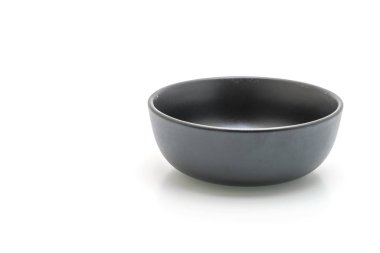 boş siyah plaka ve beyaz arka plan üzerinde izole kase