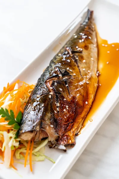 Bife Peixe Saba Grelhado Com Molho Teriyaki Estilo Comida Japonesa — Fotografia de Stock