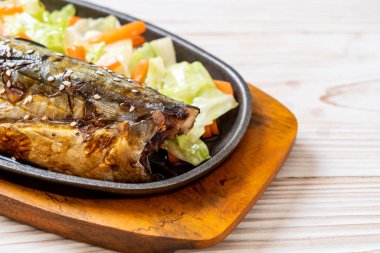 Teriyaki sosu - Japon yemekleri tarzı ile ızgara Saba Balık biftek