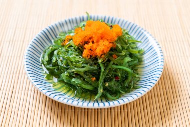 yosun salata karides yumurta - Japon gıda tarzı