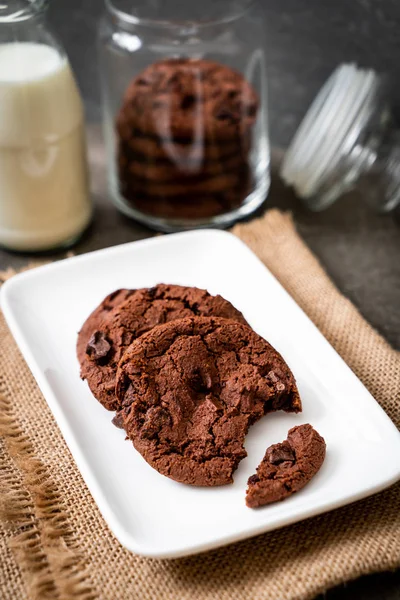 Chocolate Cookies Chocolate Chips Wood Background — Stock Photo, Image