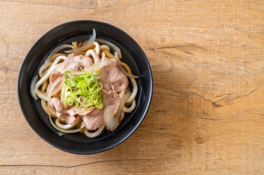 shoyu udon ramen noodle ile domuz eti (Shoyu Ramen) - Japon gıda tarzı