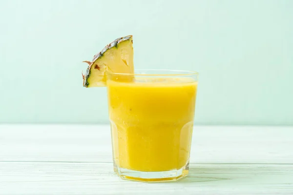 Fresh Pineapple Smoothie Glass Wood Table Healthy Drink — Stock Photo, Image