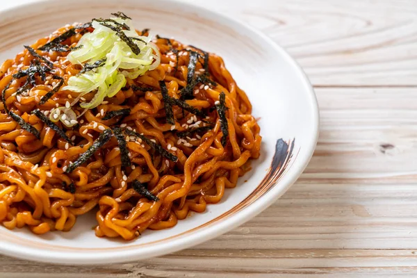 Macarrão Instantâneo Quente Picante Coreano Com Kimchi Estilo Comida Coreana — Fotografia de Stock