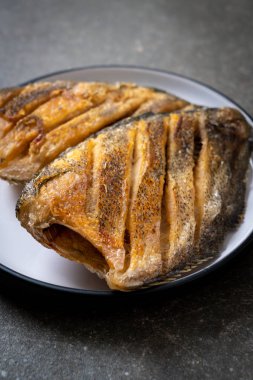 Çıtır Gouramy balık Beyaz plaka üzerinde