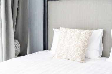 güzel yastık yatak yatak odası iç dekorasyon