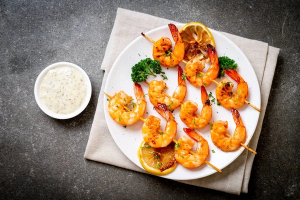 Grilled Tiger Shrimps Skewers Lemon Seafood Style — Stock Photo, Image