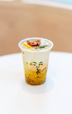 soda ile-tutku meyve suyu sağlıklı içecek