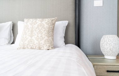 güzel yastık yatak yatak odası iç dekorasyon